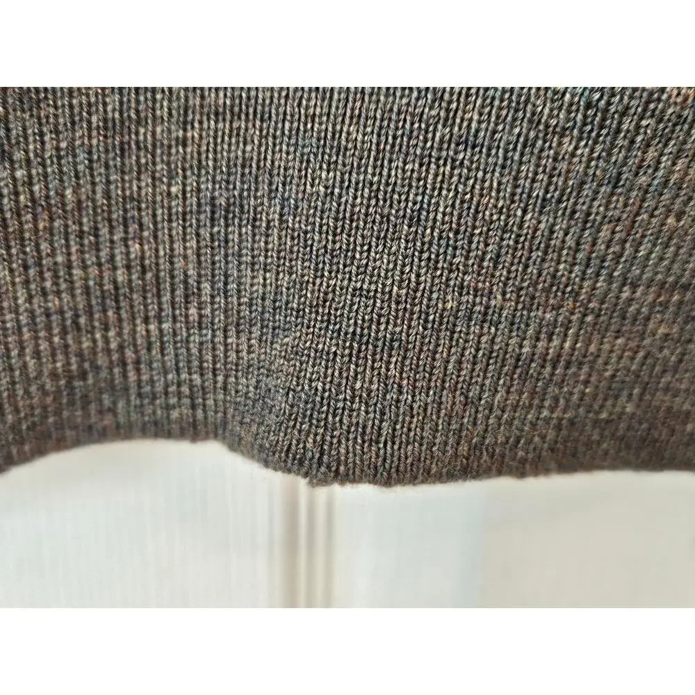 Banana Republic Men’s Large 100% Merino Wool V-Neck Sweater Olive Green